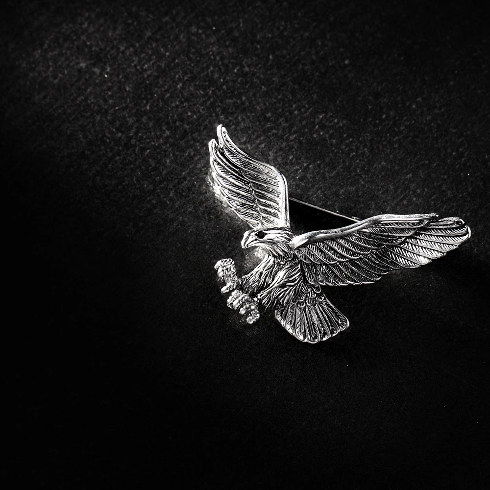 
2020 Fashion Jewelry Wholesale Animal Design Jewelry Crystal Rhinestone Alloy Silver Gold Eagle Brooches for Women And Men 