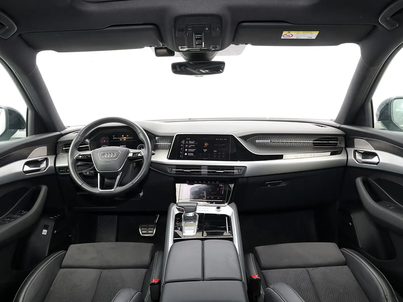 SAIC Audi Q6 2024 45 TFSI    Black Knight Edition 7-seater