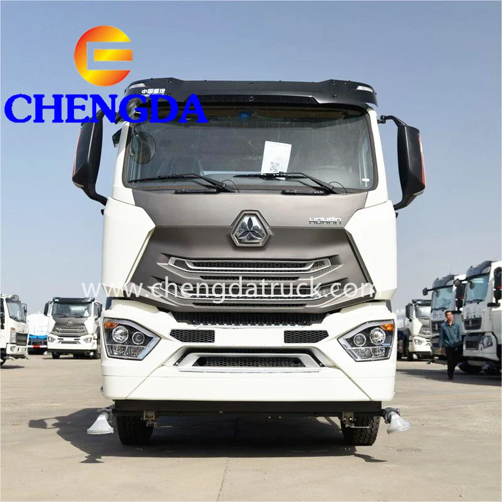 New Sinotrtuk Hoha 8000L12000L 15000L Liters Light Mini  4*2 Water Tank Tanker Truck With Sprinkler