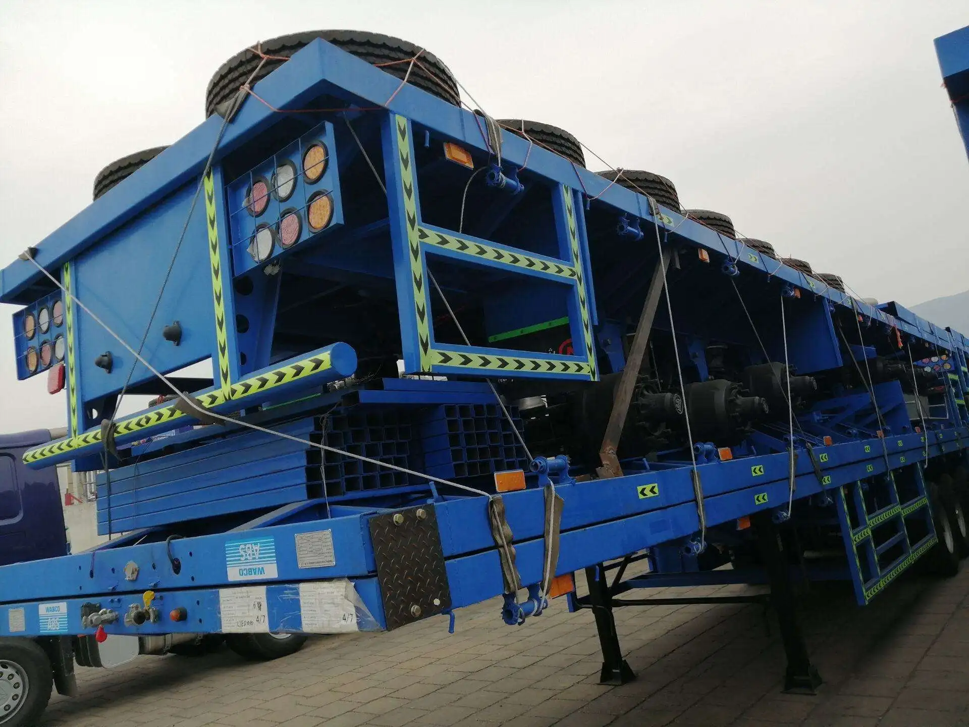 40ft планшетный полуприцеп/планшетный полуприцеп с контейнерными поворотными замками для продажи/контейнерные планшетные полуприцепы