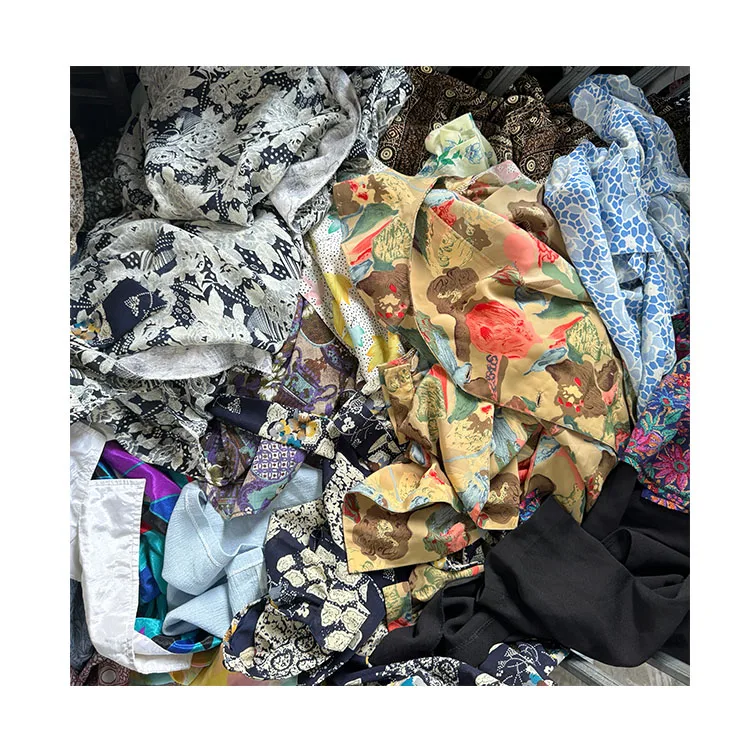 Wholesale second hand women vintage shirts ukay used ladies old fashion silk blouse clothing bales