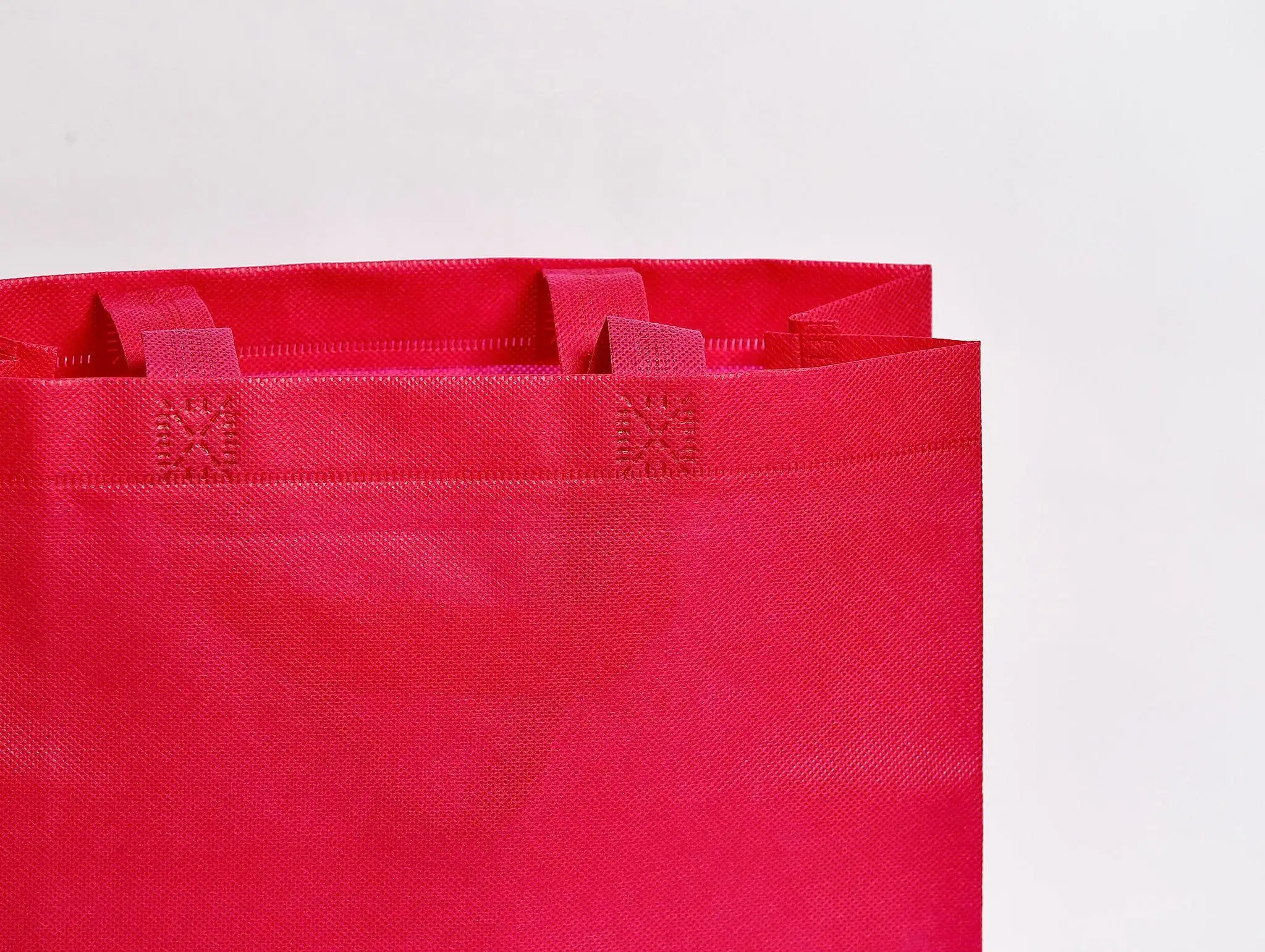 Eco-friendly box bag Vietnam manufacturer customized color nonwoven fabric raw material best selling
