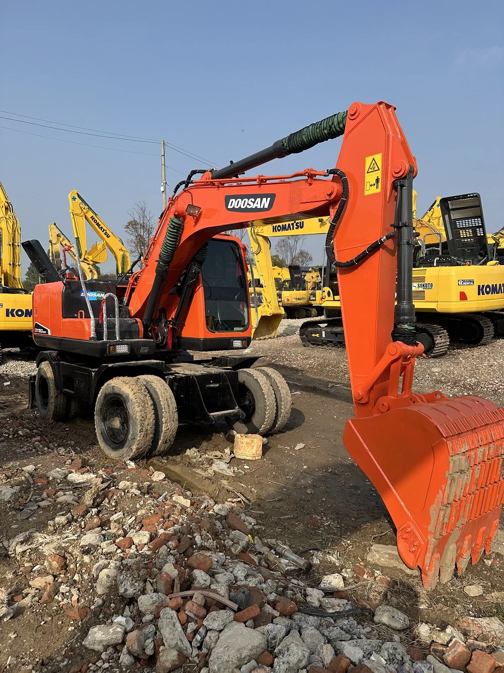 Original Korean Doosan DH150-7  used wheel excavator with low hours good price used doosan wheel excavator in stock