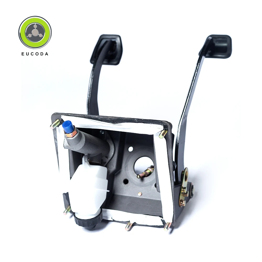 Factory Cheap Price Auto Parts Clutch Main Pump With Oil Tank Left Rudder Combination Pedal Assy Yg9525360810 For Howo Chassis