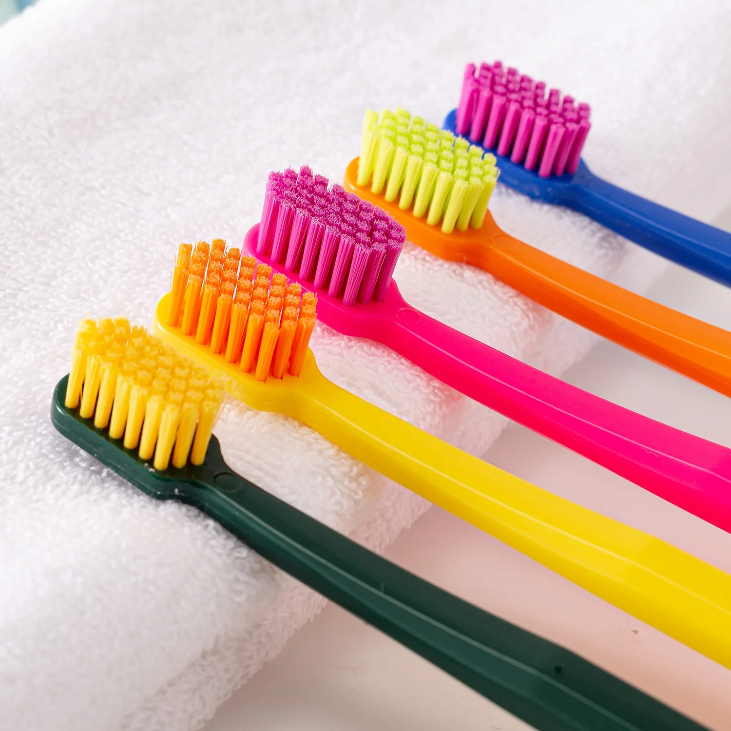 OEM/ODM Ultra Soft 0.1mm 6580 Germany Filament Adult Soft Toothbrush