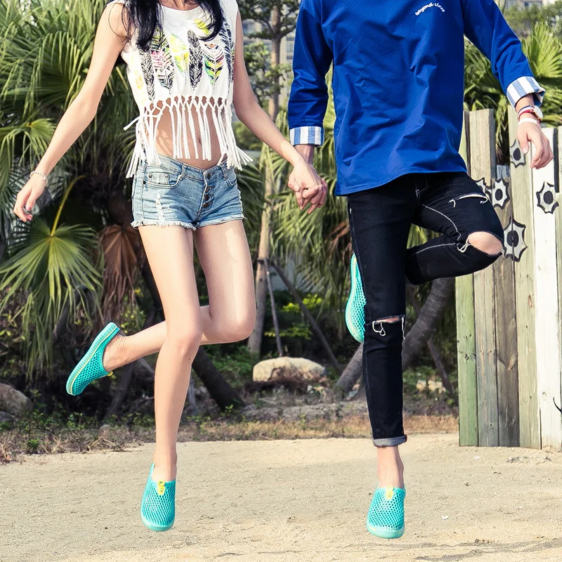 The New Summer Couples Sandals Which Are Fashionable Slip-proof and Wear-resistant Casual Couples Sneakers Clogs