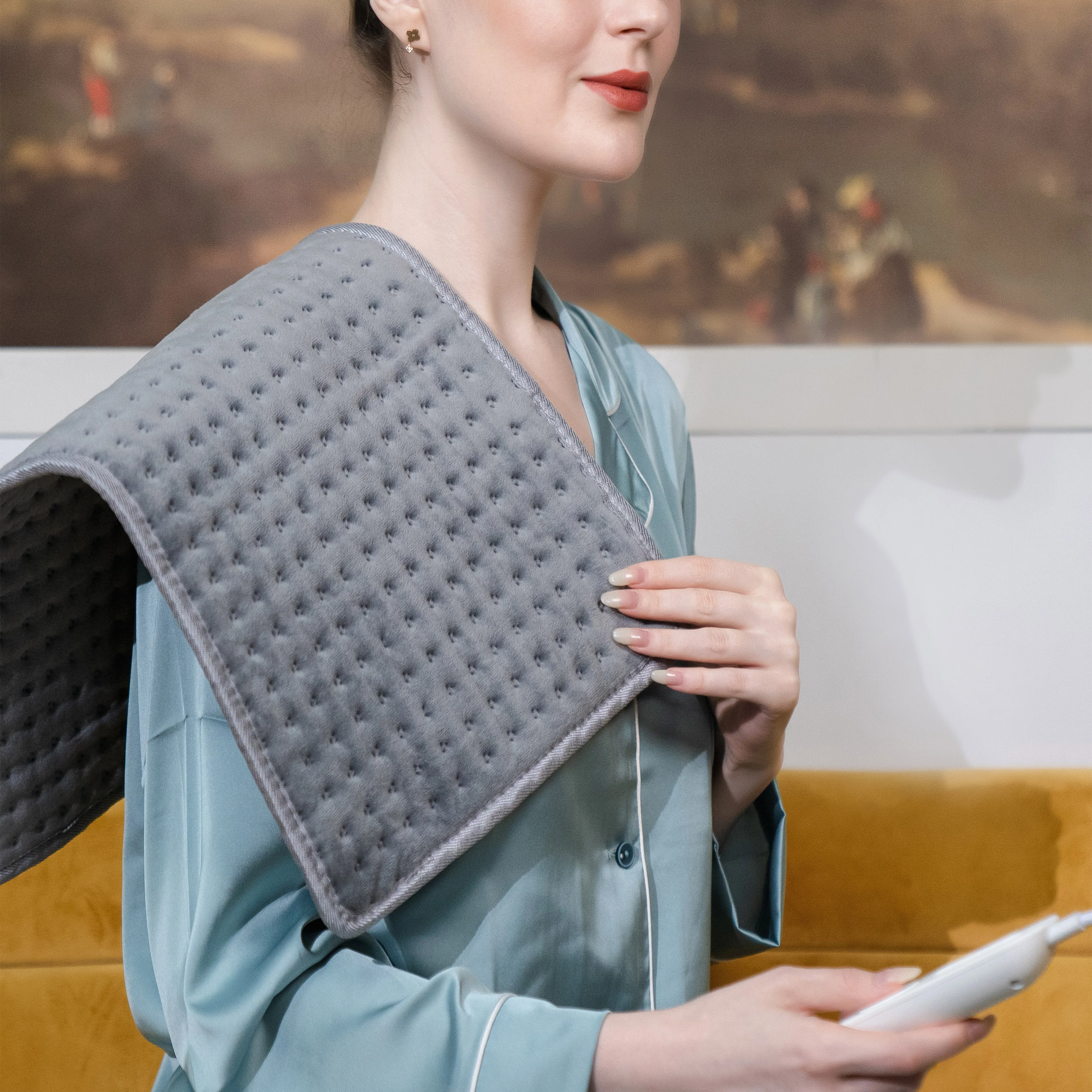 Body heating system Low-voltage far-infrared heating to improve sleep quality Electric heating pad