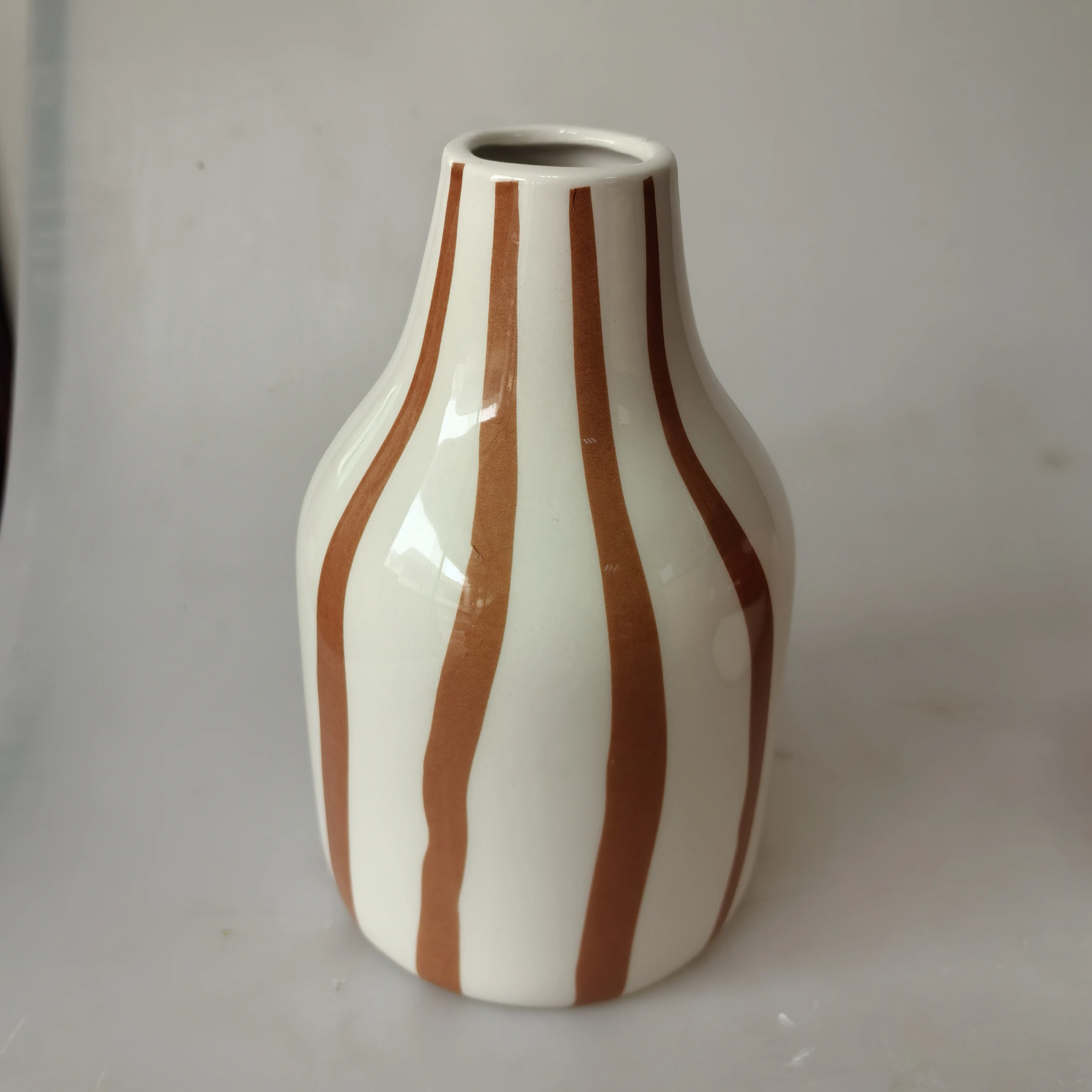 Custom color stripe Ceramic Vase  for Interior Living Room Modern Decorative Flower Ceramic Vases