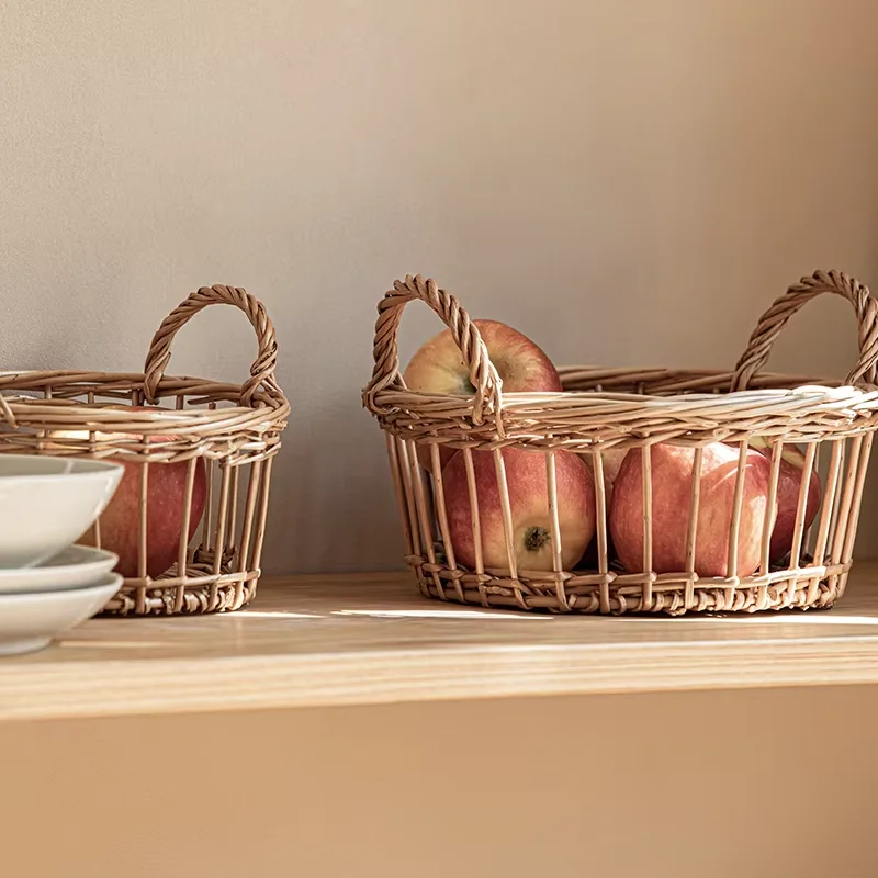 Sales of wicker crafts basket with fabric lining round willow basket / storage basket / hollow out round willow basket