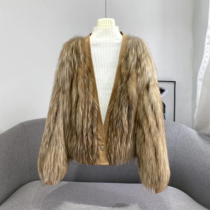 Models Show Latest Design Short Deep V-Neck Collar Natural Silver Fox Fur Coat Long Sleeve Single Button Fur Coats For Ladies
