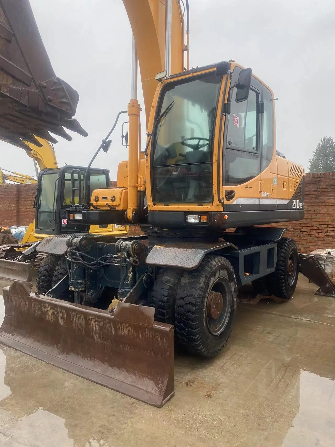 Cheap Used Wheel Excavator Hyundai R210w-9 Wheel Excavator Machine Hyundai 210 Excavators