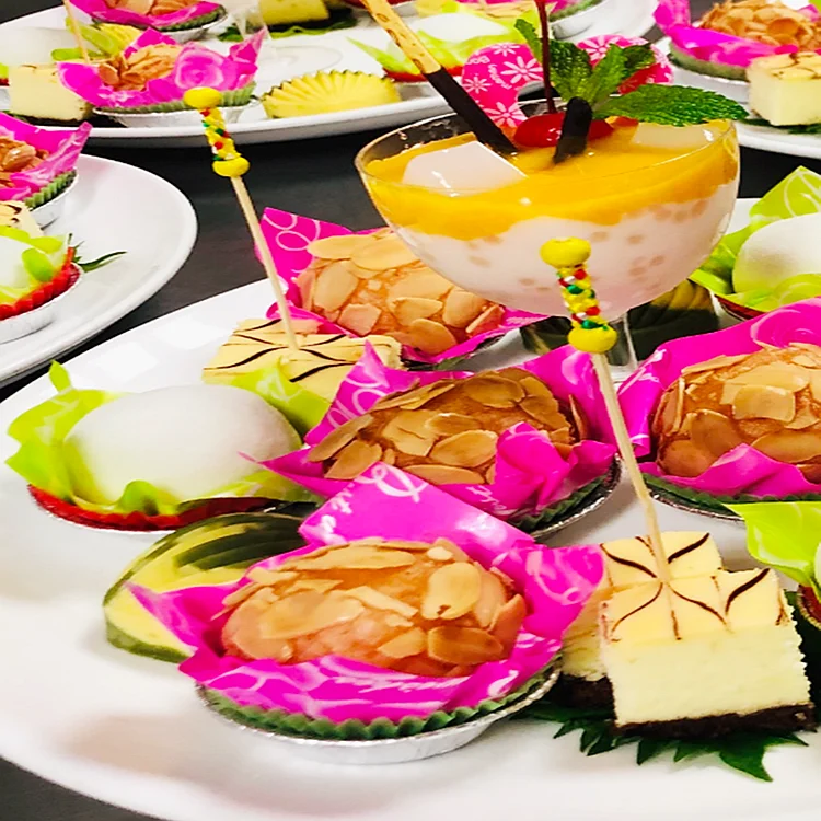 Pearlescent Cellophane Can Be Customized In A Variety Of Styles. Flower Wrapping Paper Is On Sale.