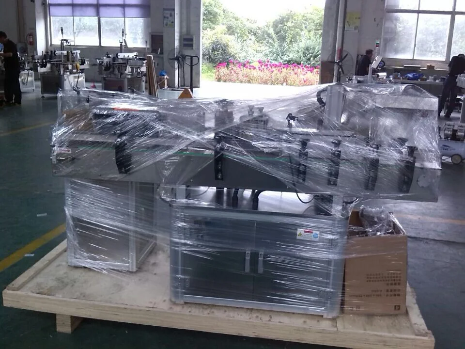 Automatic Linear Type beer Bottle Labeling Machine Stainless Steel Round Bottle Labeling Machine