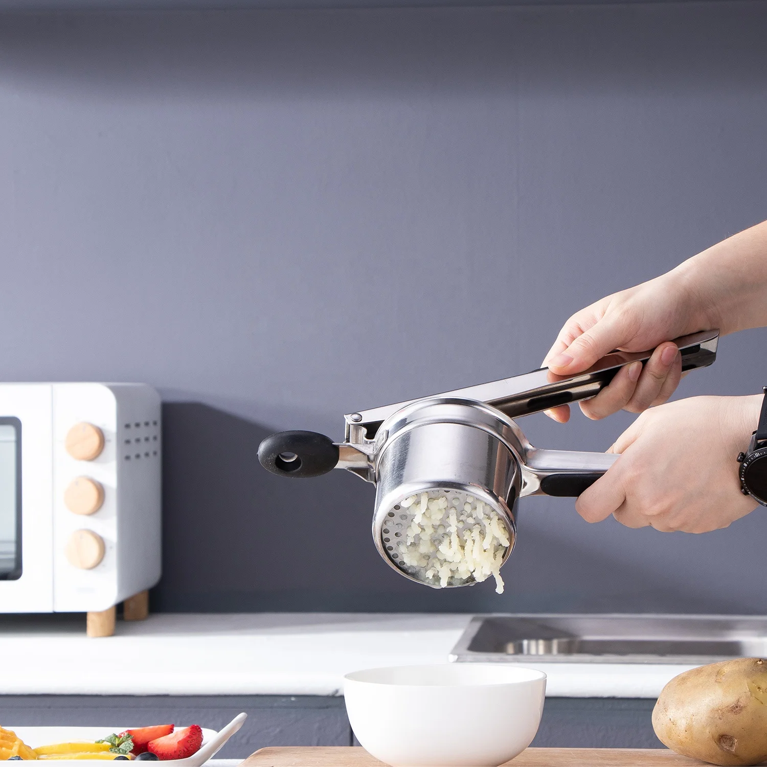 
Amazon Hot-sale Stainless Steel Lemon Juicer Squeezer Potato Masher Potato Ricer Press 