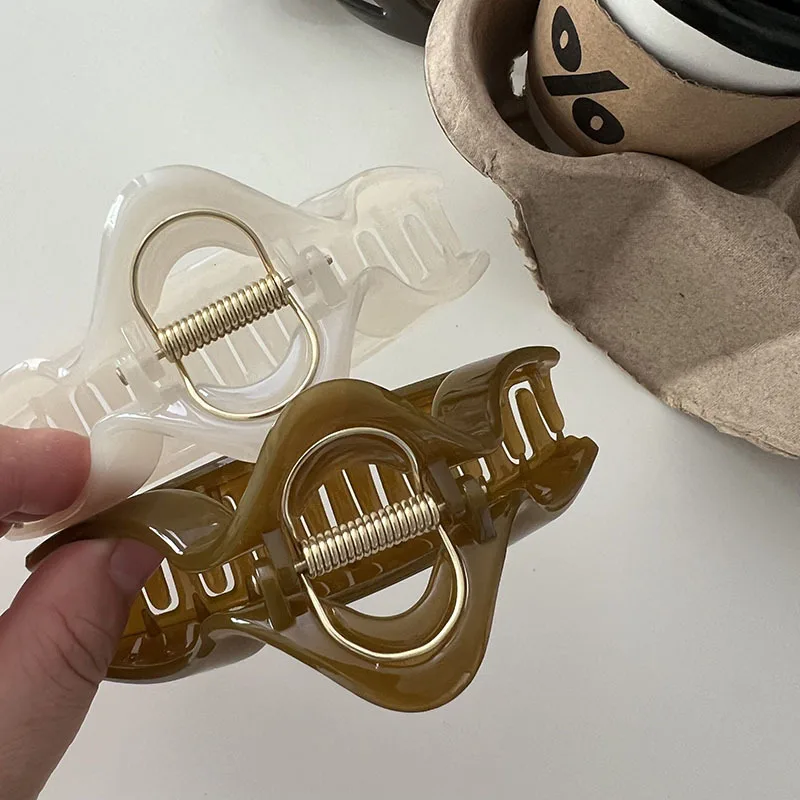 New Triangle Plastic Hair Claw Clip For Women Girls  Fashion Hairpin Crab Ladies Hair Accessories