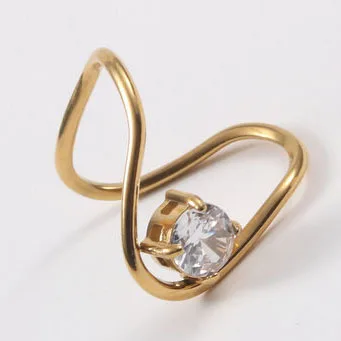 Elegant and Bold Fashion Ring with Naked Diamond and 18K Gold Coating
