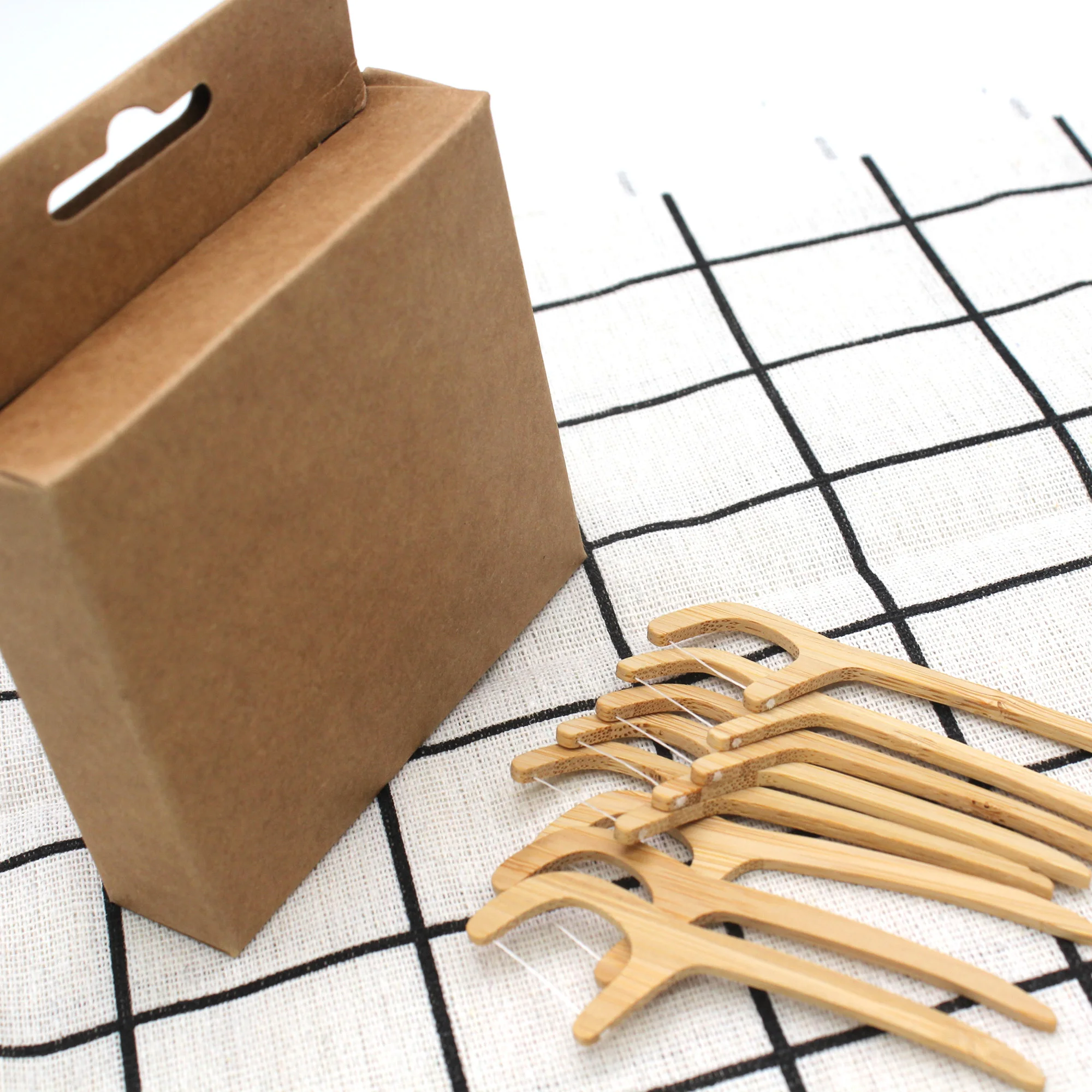 hot selling biodegradable floss picks bamboo dental floss pick bamboo flosser