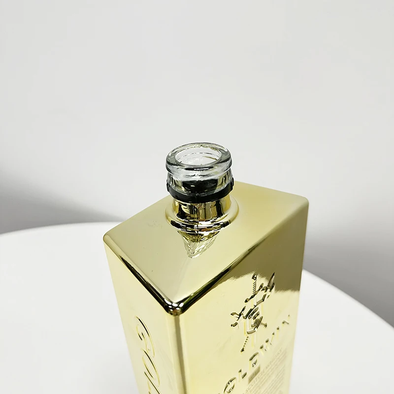 Wholesale High Quality Customized 700ml Empty Gold Sliver Spirits Whisky Glass Bottle