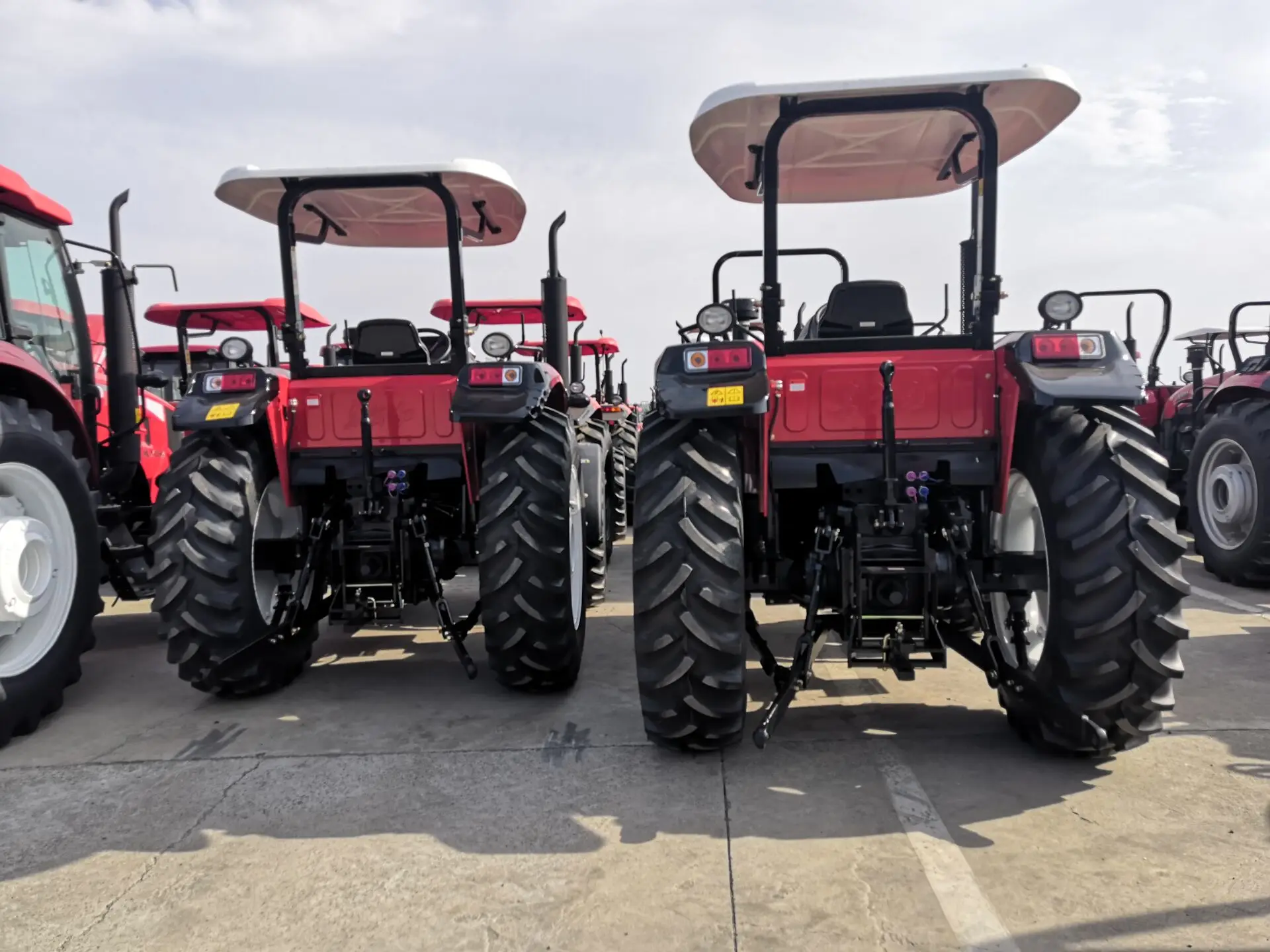 Chinese brand farm tractor YTO 120HP 4WD agricultural equipment with factory price