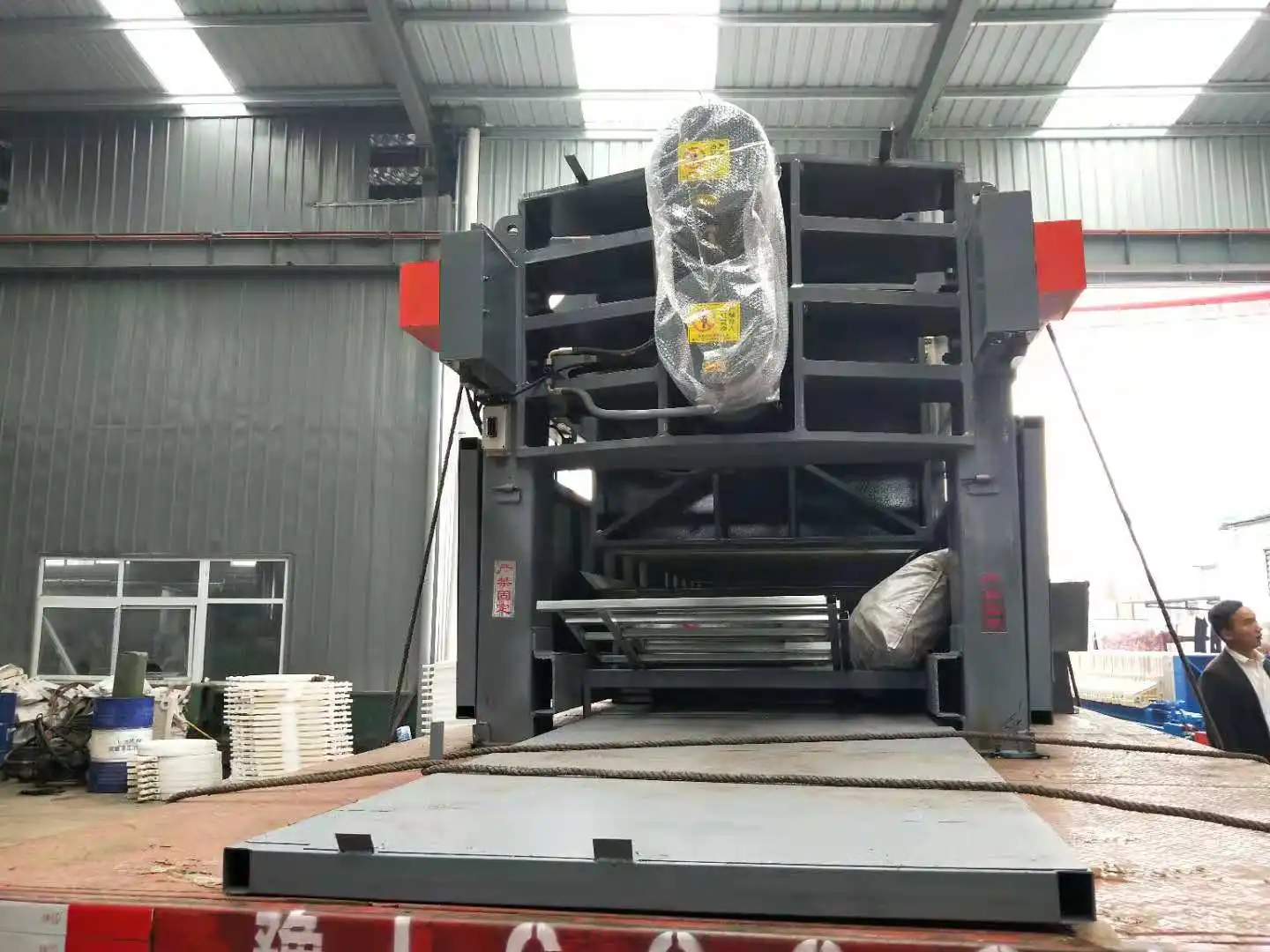 Automatic membrane filter press with auto-cloth washing device for waste water