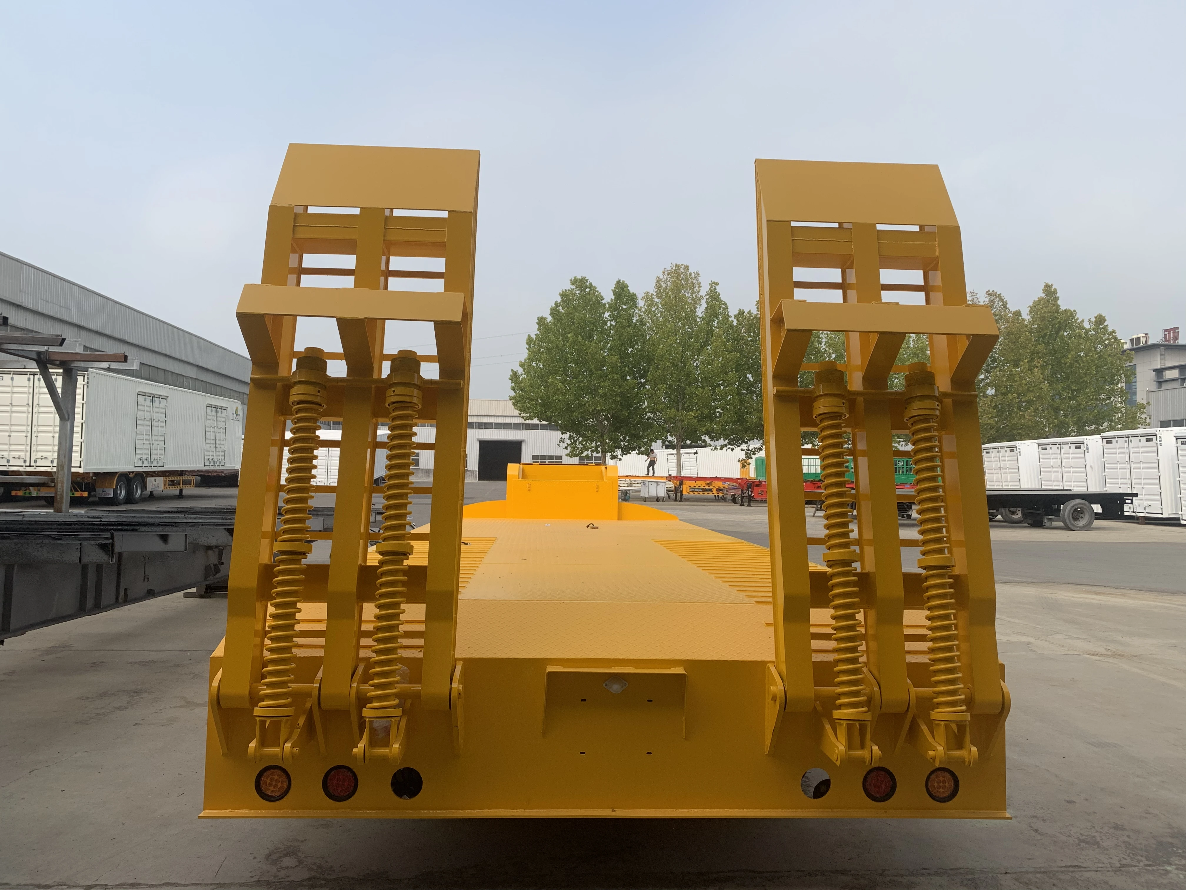 12 wheels heavy duty low bed semi trailer 3axles 50t 40hq container trailer