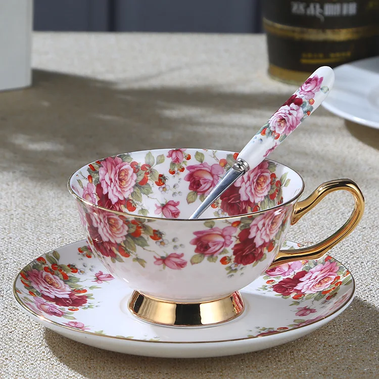 Wholesale 250ml Nordic Luxury Bone China Tea Cup&Dish Sets Floral Print Gold Rim Ceramic Coffee Mug Cup&Saucer Sets With Spoon