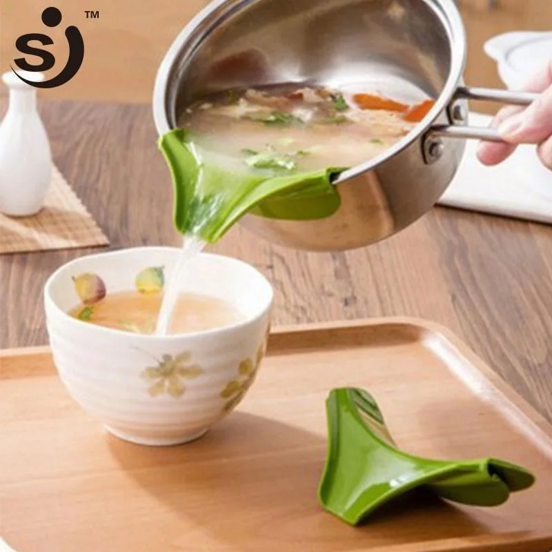 Chinese Professional Silicone Product Supplier Pour Spout, Silicone Slip On Non-Drip Pouring Spout Kitchen Utensils For Pots
