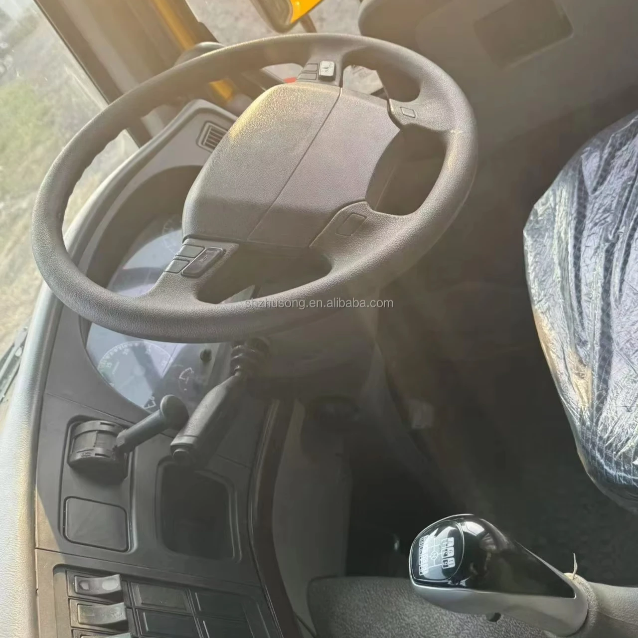 Factory direct sales right-hand drive HOWO truck  used 371truck performance inspection exempt