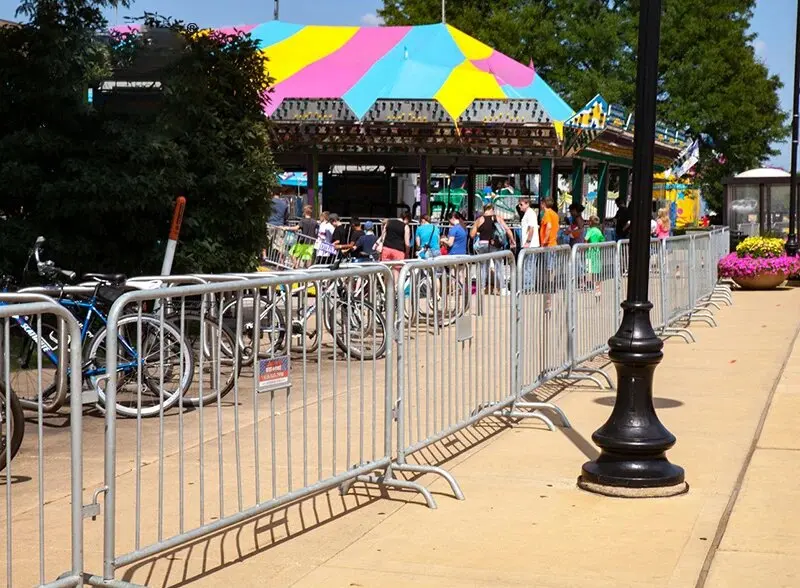 Portable Metal Temporary Fence Rust Resistant for Crowd Control Barriers for Rent and Sale