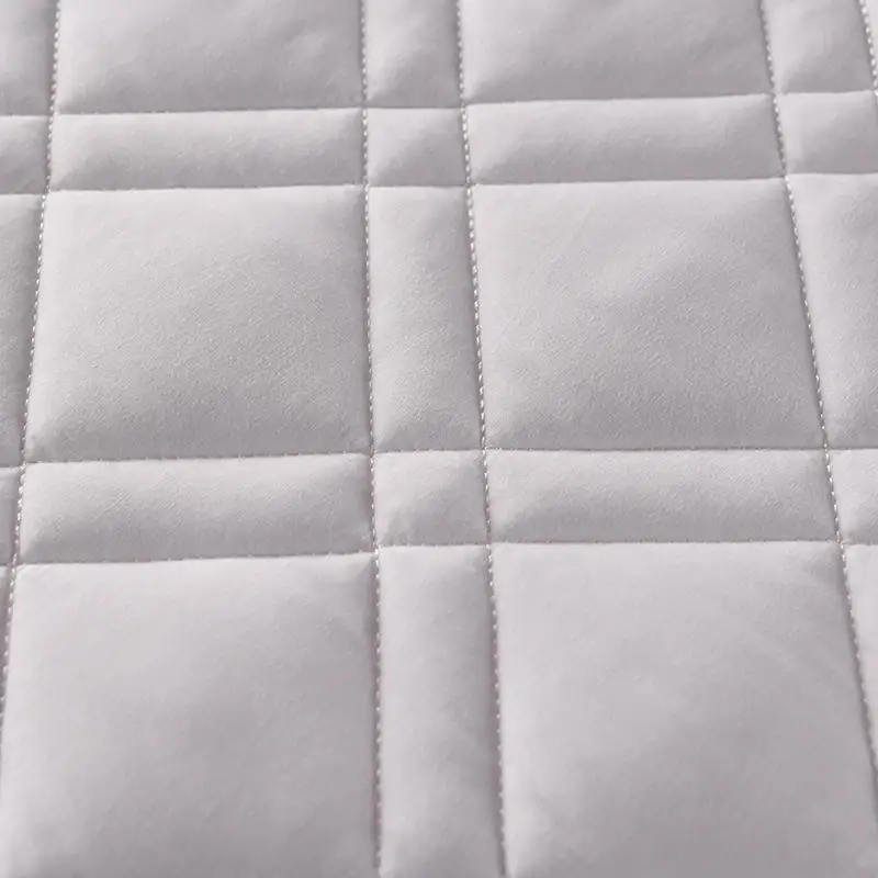 Anti-Pull Folding Mat Skin-care All-Season 100% Polyester Knitted Plain Dyed Quilted Waterproof Mattress Cover