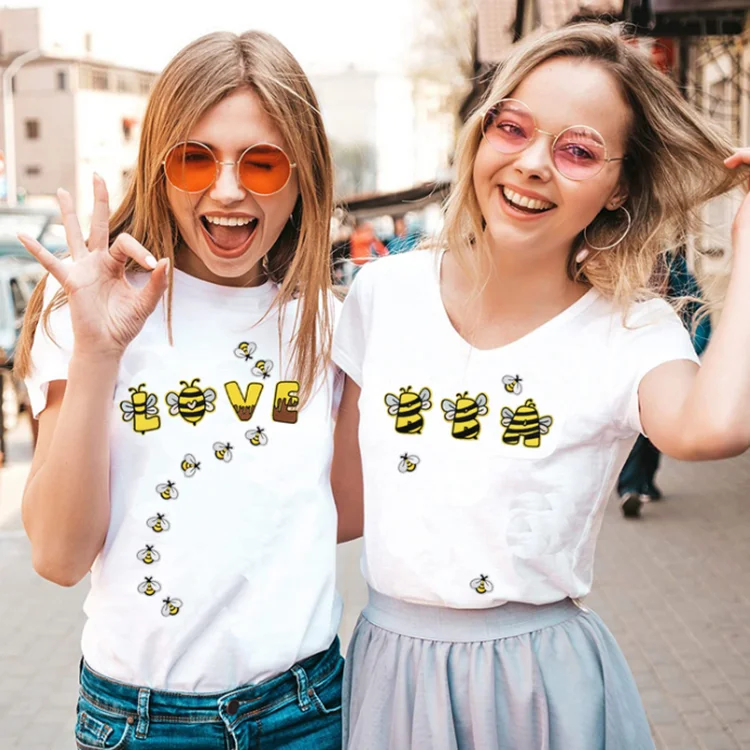 Lovely Animal Bee Patch Design Embroidery Iron on Letter Patches for Bag Clothing Hat