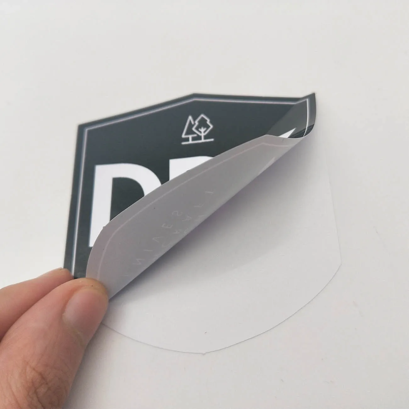 Custom personal logo sticker printing self-adhesive vinyl die cut Waterproof sticker with permanent glue