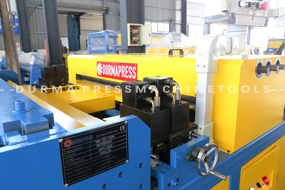Straight Auto Duct Work Pipe Forming Line 5/HVAC Rectangular Making Machine Line V/Auto Pipe Duct Production Machine Line 5