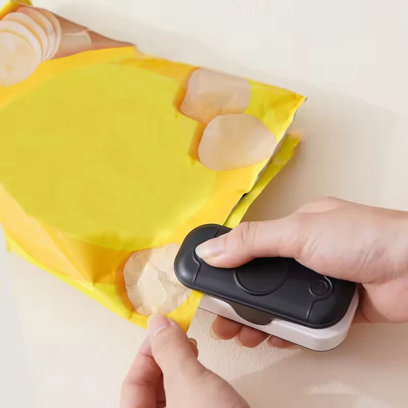 2 в 1 Мини-USB вакуумная герметизирующая машина портативная упаковочная для пищевых пакетов Закусочная и режущая двойного назначения