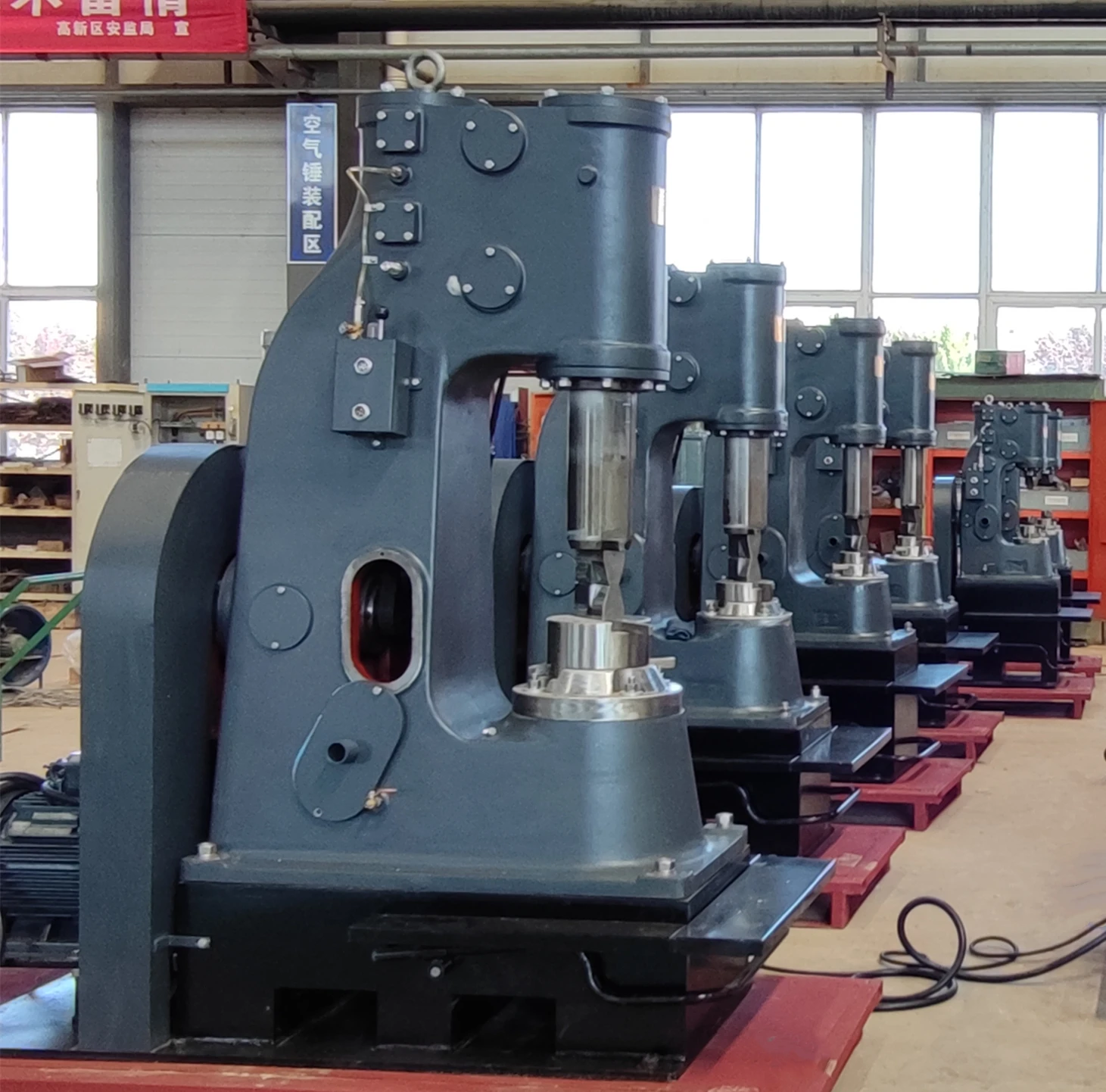 Cheap Blacksmith pneumatic forging hammer 40kg pneumatic forging hammer for sale