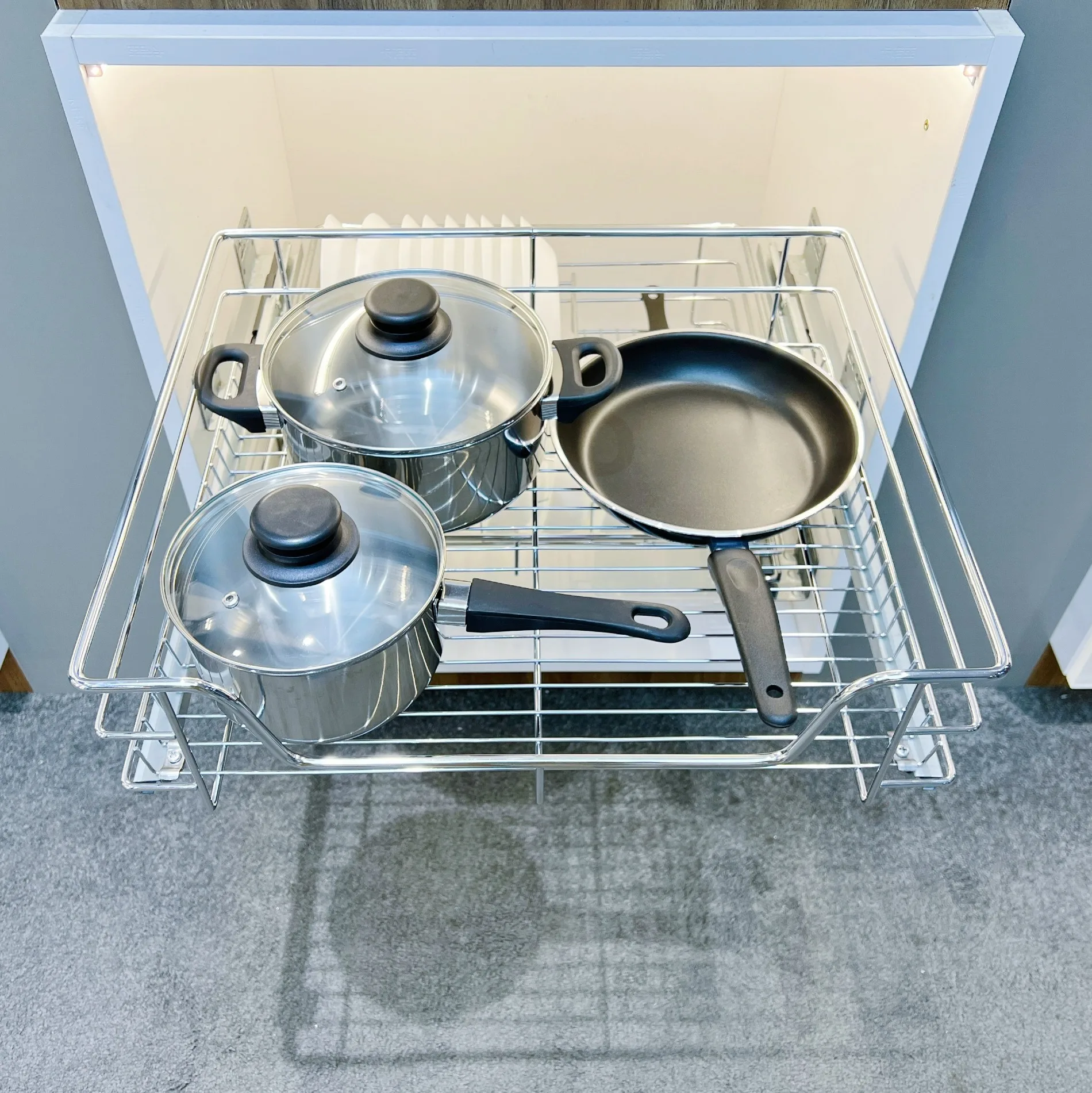Wholesale Price Metal Iron Mesh Mire Fruit Vegetable Storage Basket Accessories Book Kitchen Drawer Organizer