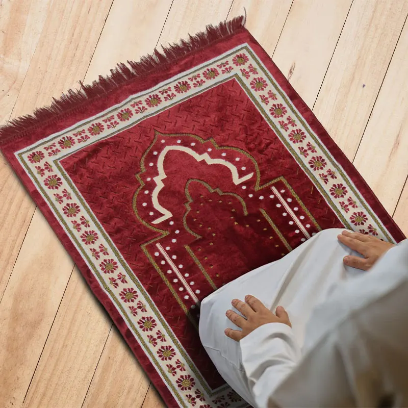 Молитвенный ковер с тиснением