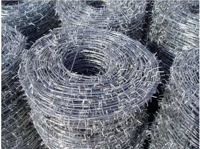 Barbed Wire Wholesale Galvanized Barbed Wire/Factory Direct Sales prison barbed wire fencing