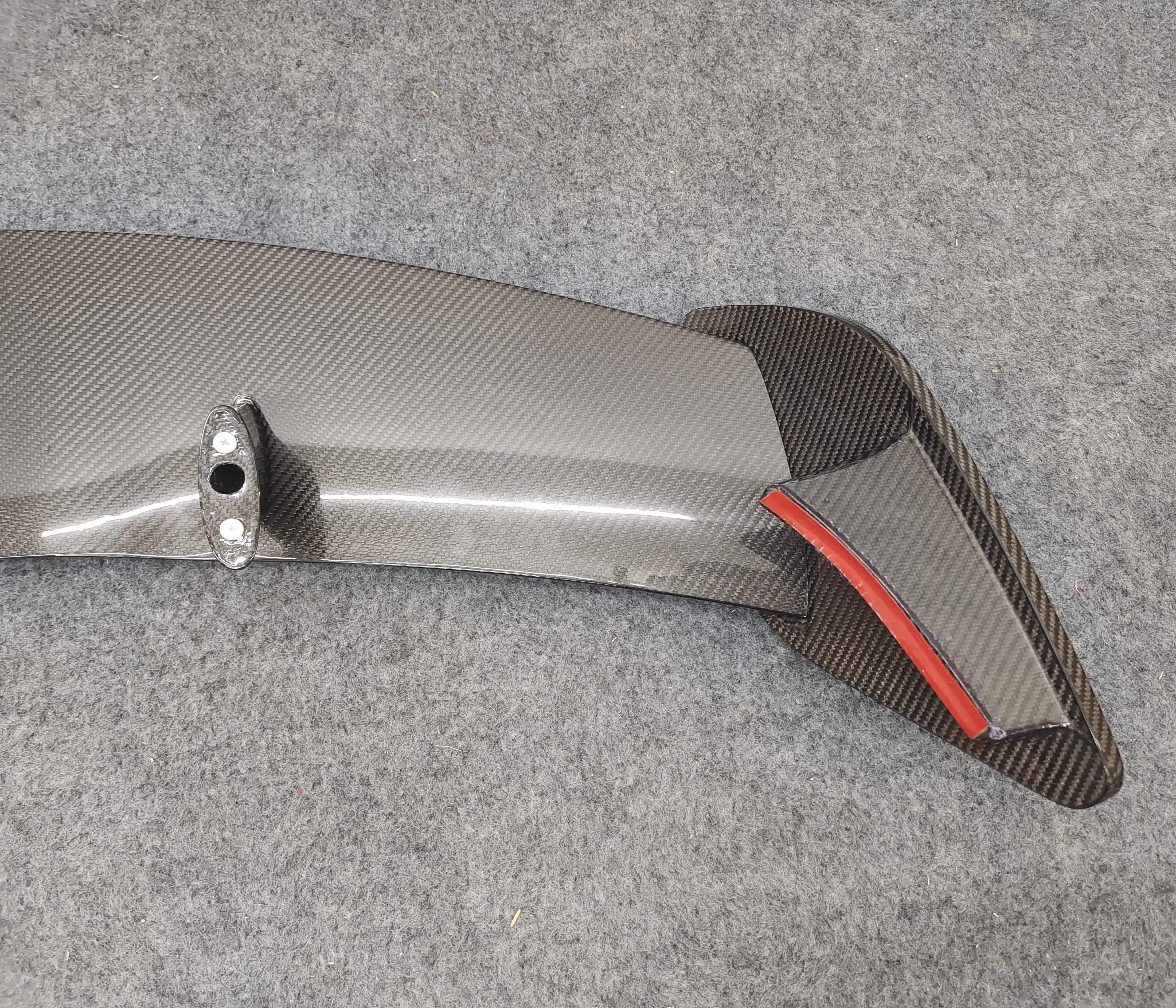 14-22 Carbon fiber car spoolers suitable for Mercedes Benz GLA45 AMG top wing car spoilers