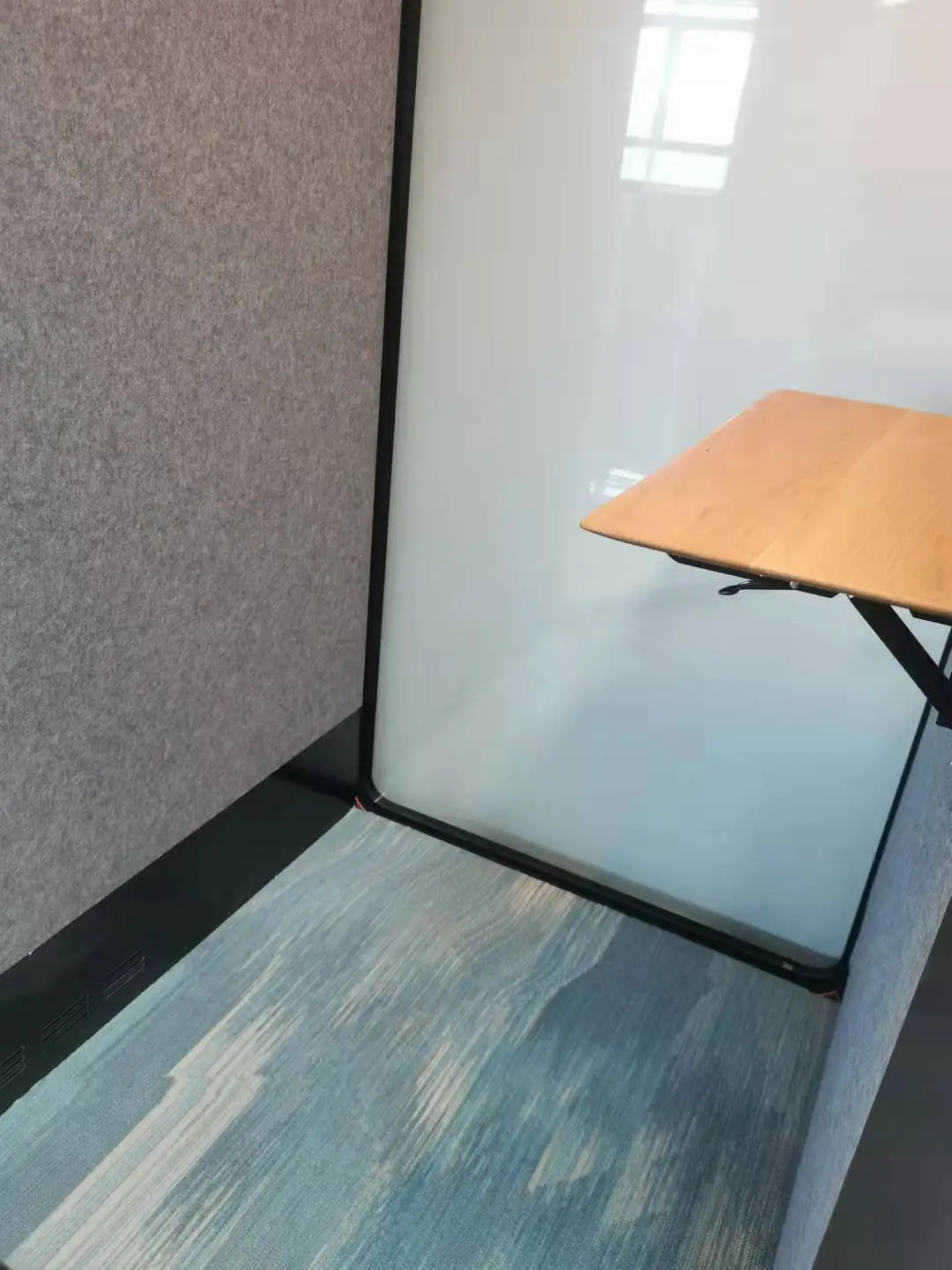 Indoor portable soundproof office pod