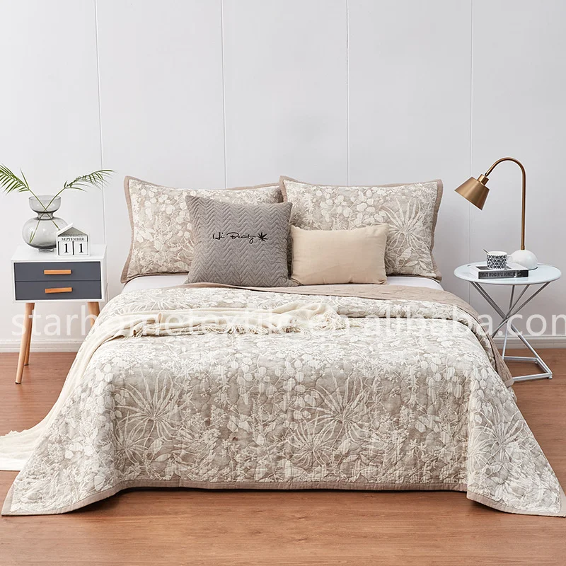 Whole Jacquard Coverlet Luxurious Style for High End Clients Hot Sale Cotton or Polyester Jacquard Bedspread