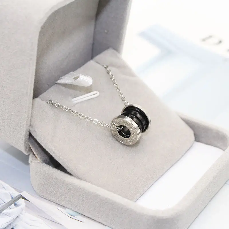 
Japanese and Korean version of wild black and white ceramic necklace men and women fashion hip hop jewelry trend custom gift gif 