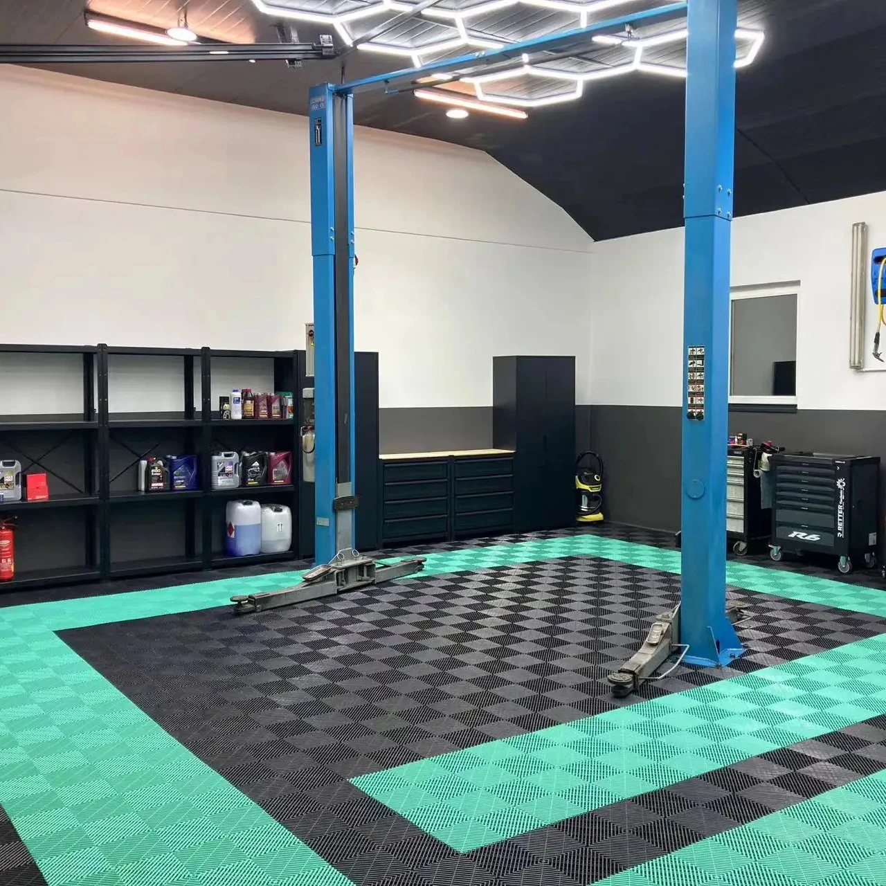 Floor Slab for Garage Car Washing Shop PP Interlocking Garage Floor Tiles Deck 40*40*1.8cm Non Slip For Car Detailing Shop