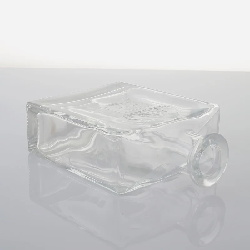 2022 Fancy Custom Empty Frosted Alcohol Drinking 500ml 750ml Liquor Wine Vodka Spirit Glass Bottles 1 Liter Suppliers Wholesale