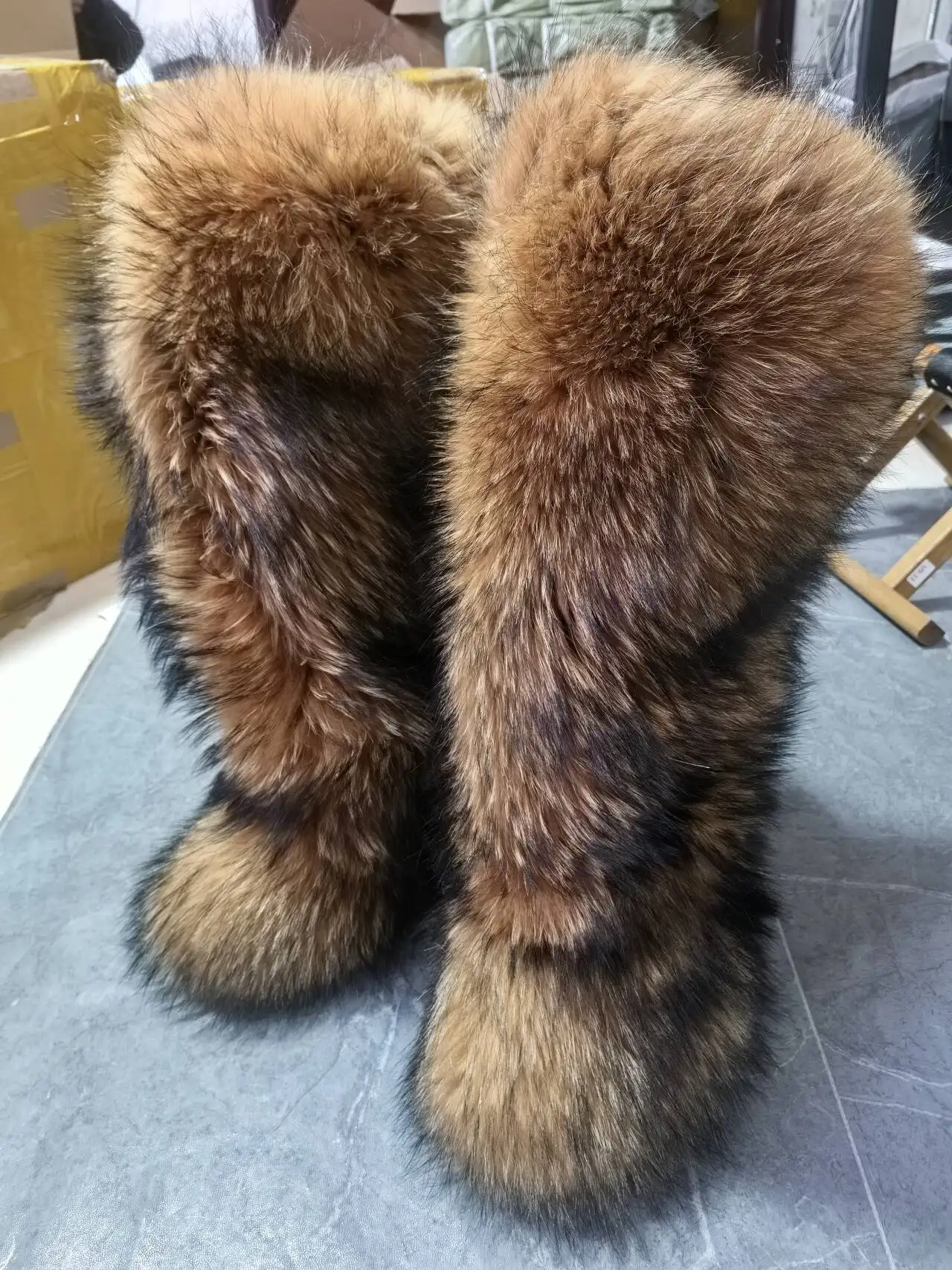Fashion Winter Fur Shoes Woman Knee-High Snow Boots Fluffy Real Raccoon Fur Boots