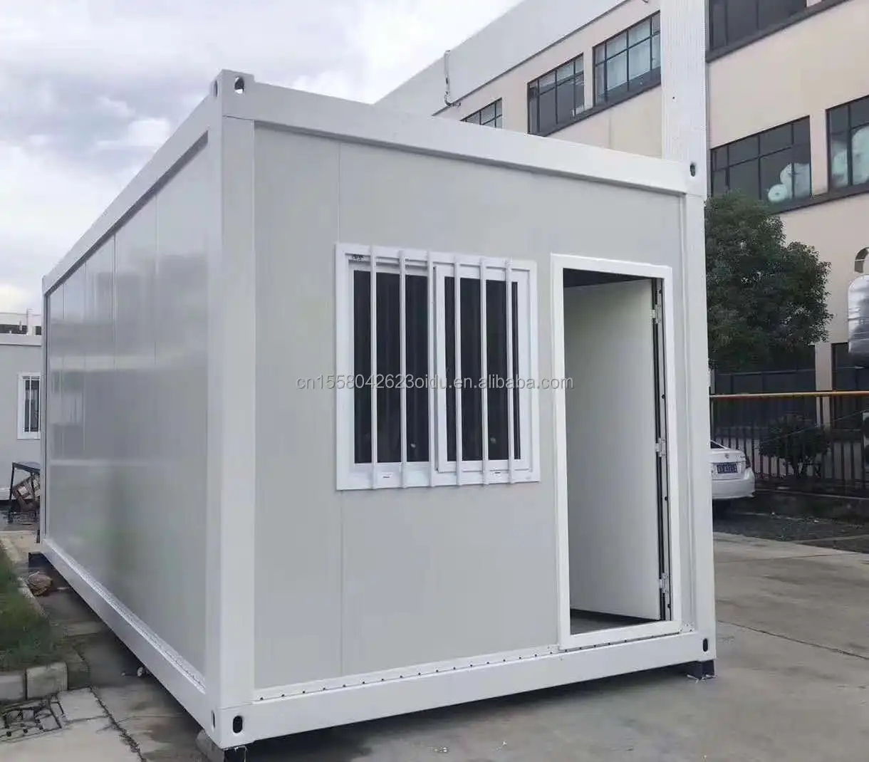 Luxurious and beautiful prefabricated container residential style flat packaging mobile house with wooden appearance