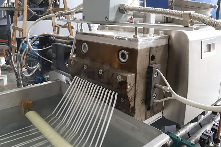 Underwater Plastic pe compounding machine color masterbatch hdpe twin screw extruder with pelletizing line