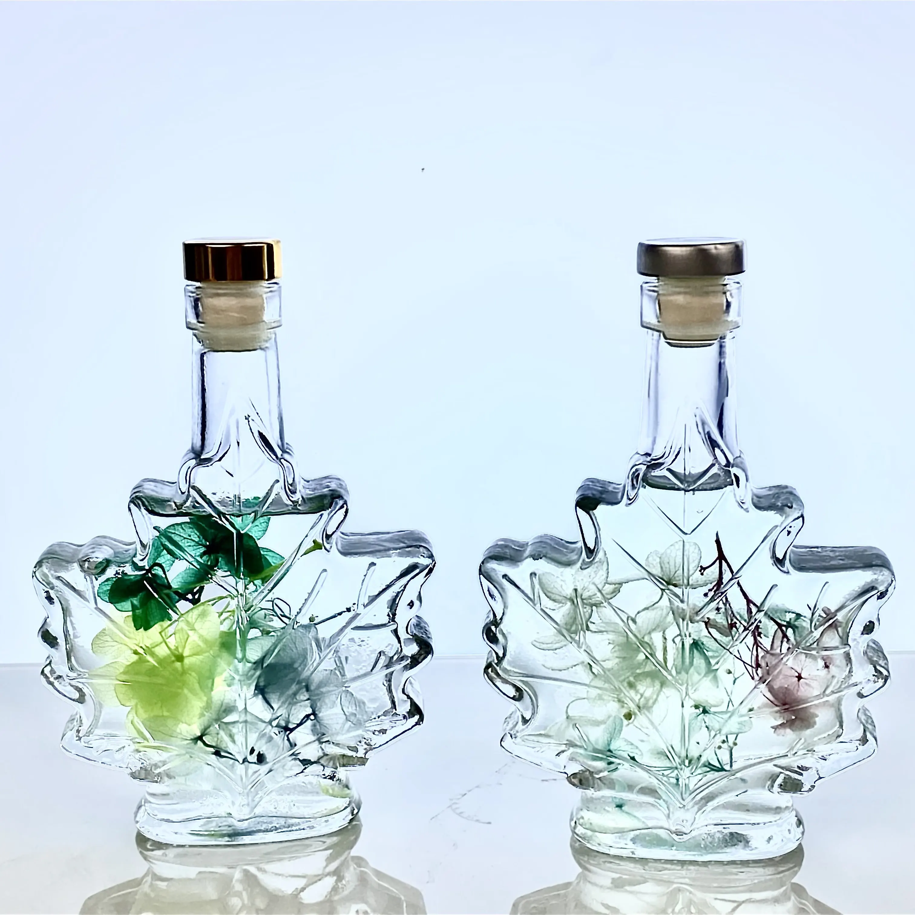 Unique shape with aluminum lid cork gift maple leaf custom empty mini 50ml100ml 250ml glass wine bottle transparent
