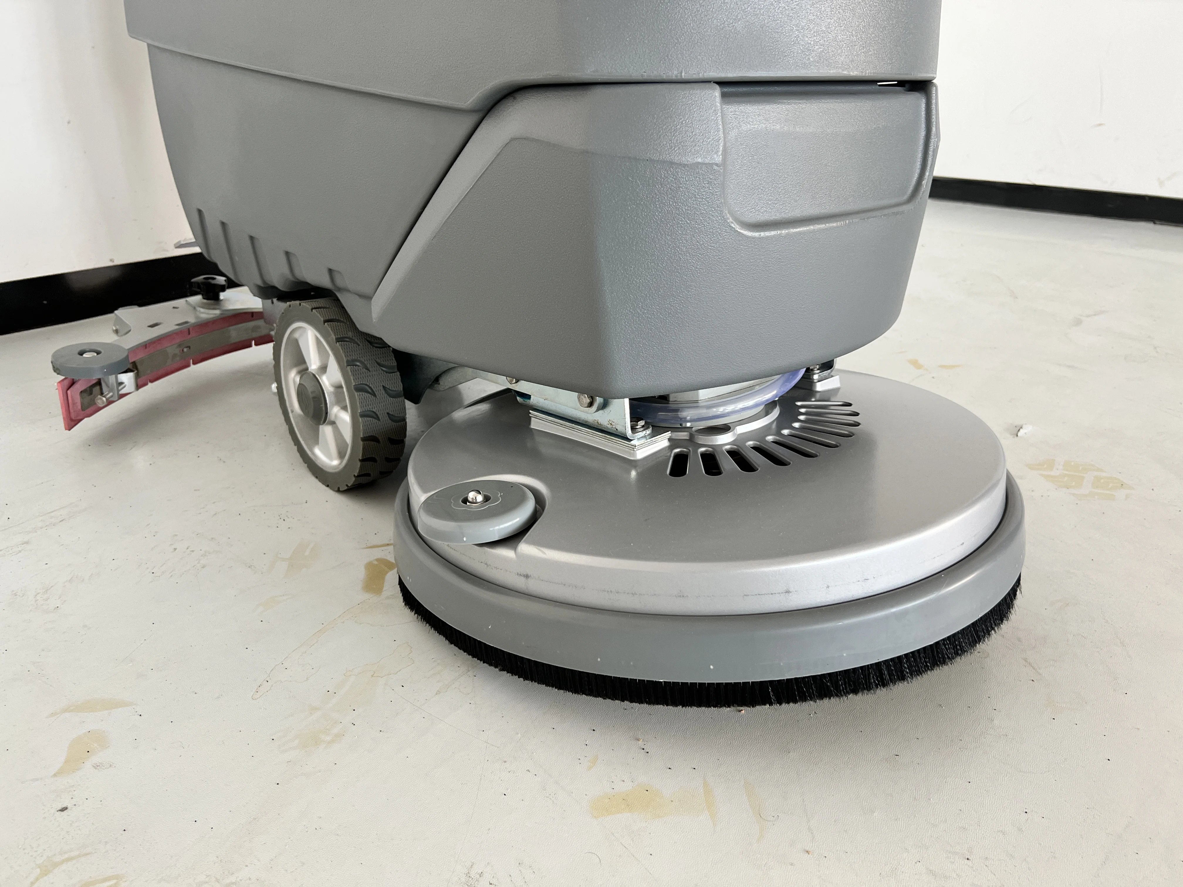Battery-Powered Lightweight Walk-Behind Tight Area Floor Sweeper Cleaning That Get