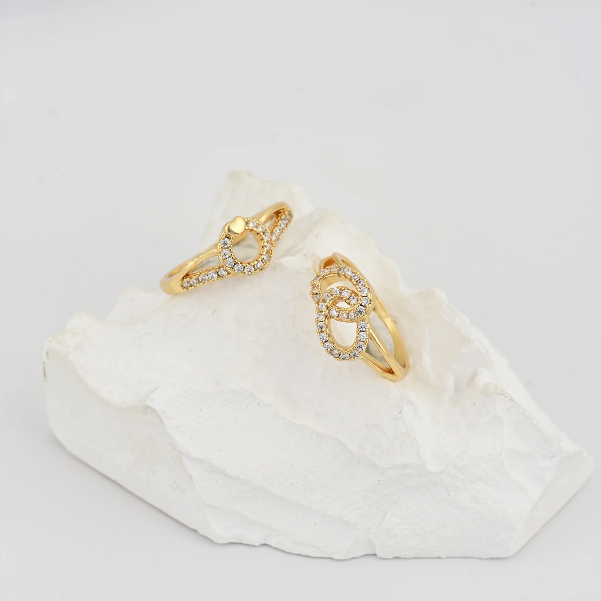 2024 Hot Sale Hollow Out Heart Shape 18k Gold Plated Ring Romantic Jewelry Wedding Diamond Rings For Women Wholesale Custom
